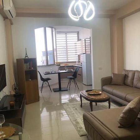 Cozy 1-Bedroom Flat, Beachside Durres Exterior photo
