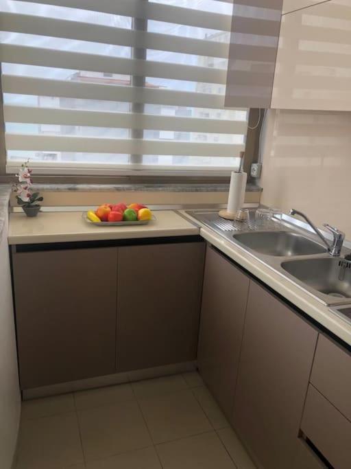 Cozy 1-Bedroom Flat, Beachside Durres Exterior photo